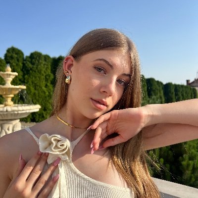 Crypto Investor. The youngest women in crypto!👸🏼 book addiction📚 Speaks 🇬🇧🇩🇪🇵🇱🇪🇸