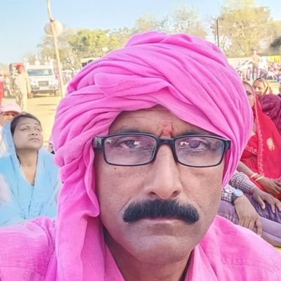 सनातनी, राष्ट्रवादी, मोदी योगी समर्थक और शुद्ध शाकाहारी, जय गुरुदेव🙏