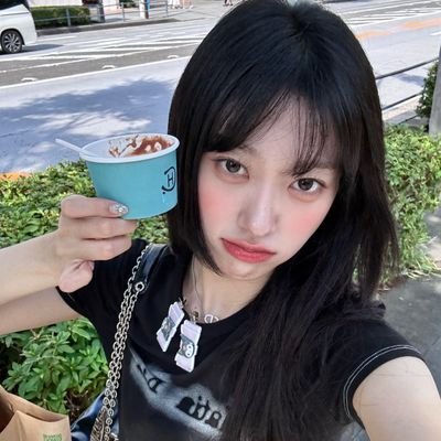 lipsovls's profile picture. #이달의소녀 #도영 #재현