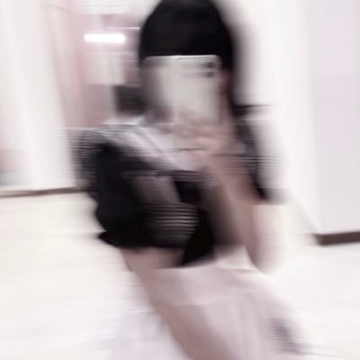 MomoeNakad53462's profile picture. 