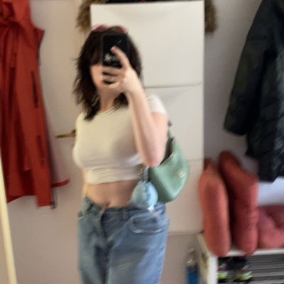 ShantiFrisk's profile picture. 