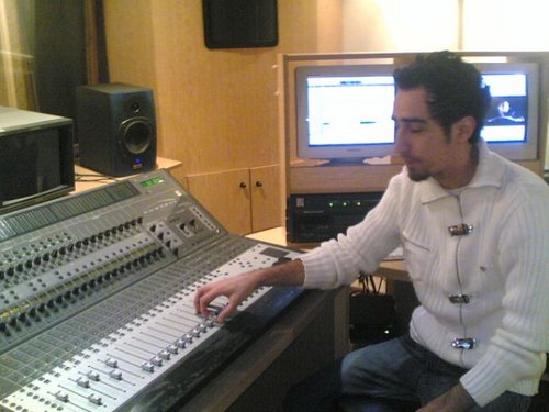 GravityDj's profile picture. Deejay and Producer | Owner of Gravity Music & Music Vibe
https://t.co/UcBylz3zrm