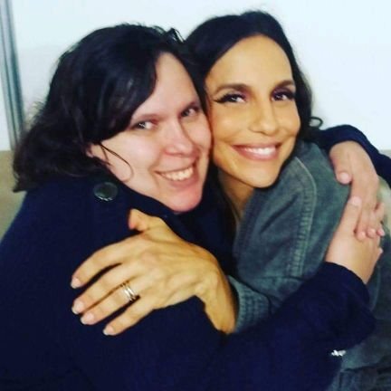 (Fã: ❤️ @ivetesangalo)
Louca, cheia de desejos, sem medo, sem limites, e uma coragem absurda de assumir minhas vontades!