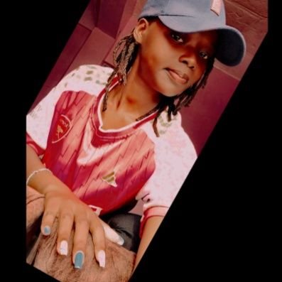 MandereSalma's profile picture. Journalist.