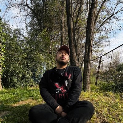 renatoucastro's profile picture. un día si, al otro no; tal vez nunca me importó menos que ahora