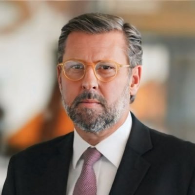 Deputado Federal e Procurador de Justiça do Estado de São Paulo.