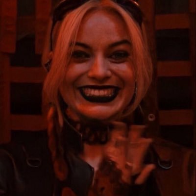 27 • a student • corgi owner • harley quinn simp • mentally 👵🏻 • mama of twins👩🍼