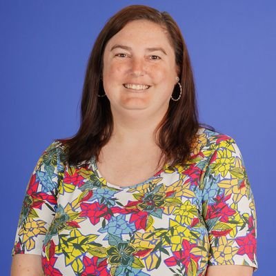 *4th Grade Teacher
*MEd in Teaching & Technology
*Auntie, Reader, Movie Junkie