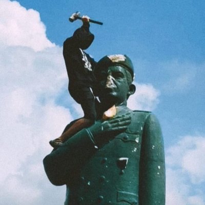 LuisFe2102's profile picture. 98. / Amo la música /  Me encantan los gatos / Me gusta jugar videojuegos / Algún día seré ingeniero de computación :) (ya falta poco)