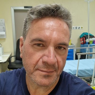 CarloBarnaba's profile picture. Mio padre diceva: L'essenza degli italiani si fonda su un'unico principio filosofico: l'uno frega l'altro e Gesù Cristo perdona tutti! Non si sbagliava...