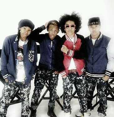 We The Besssssst.. The name says It all. Follow our personal accounts, @RaysHersheyKiss , @tasha_mindless & @___EPICiiAM___ ;)