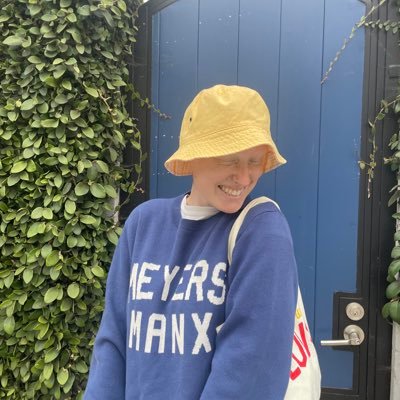 cameronleahh's profile picture. 