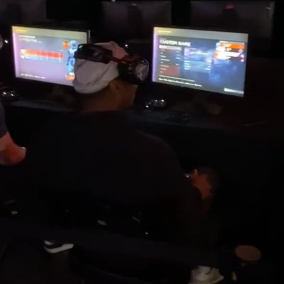 VistaTron's profile picture. 4x @HCS halo 5 2v2 champ