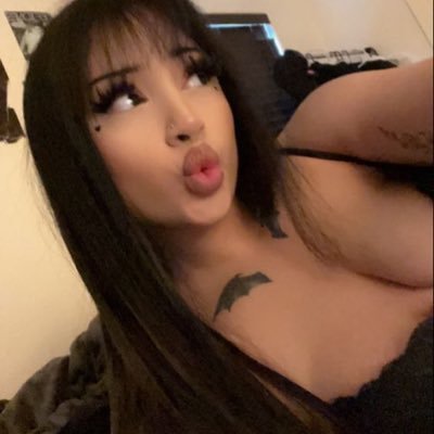 yofavvcontentt's profile picture. 18+ 🤍 Buyer onlyyy🎀 Specials going on rn!! Amazing/ Wet Contentt💦 $xoxoio3 CA tag. MUST BE ACTIVE