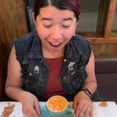 fashion, stories, cats, punk, and overall weirdoness— she/her/hers — @lizzykimyeah 🍳