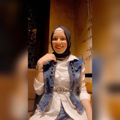 طبعا لوإتكلمت عن نفسيتى من هنا للصبح مش هخلص مش غرور ولگنهـآ نوعاً من أنواع الرخامه ف بگتفـي إن آقول إنى بنوته #زملكاويه 🇦🇹مصريه💯💯👌🏿🤪