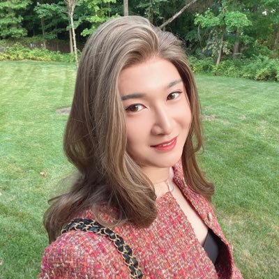 nikky_ruan's profile picture. 💕🧩🪞Evolve as a human, detangle as a soul ｜📕同名