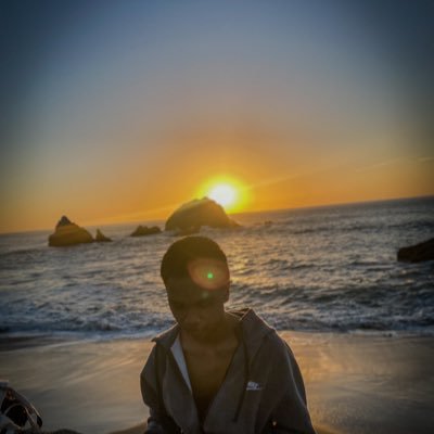 rgncasie's profile picture. half extraterrestrial part manyaman