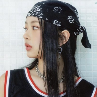 fan account | luv: bp nwj stayc nmixx