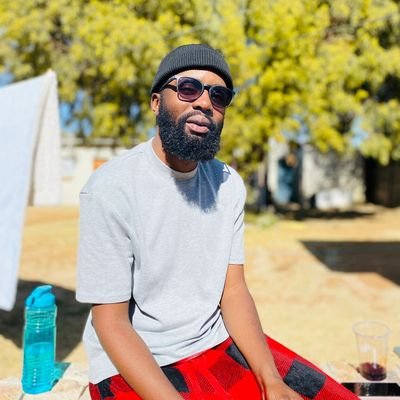 I am Venḓa & I am going to make a great Attorney one day on my mama 🤞🏾
Director of Ven Inter North Creatives ❤️
@vusialphaa is my boy😂😉