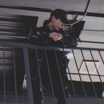 wufusaigao1212's profile picture. 表象而已