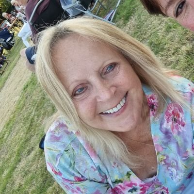 suenicholson22's profile picture. Retired BBC journo last seen writing on the BBC website alongside @bbcsoutheast & @BBCRADIOKENT. Local girl. 💓 fitness, travel & being happy! Views my own.
