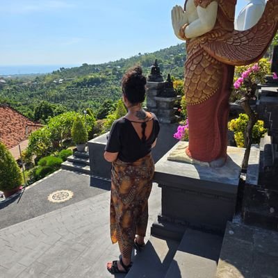 LaMariposasssss's profile picture. When life gives you lemons, make lemonade! 🍋🍹