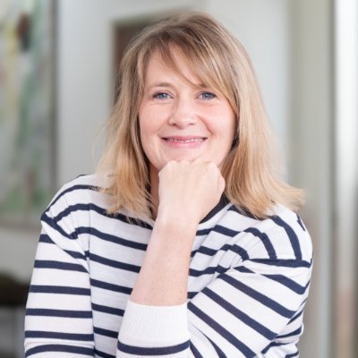 A_Dennetiere2's profile picture. Directora de Estudio de Comunicación. Compañía de Comunicación empresarial e institucional de servicios integrales.