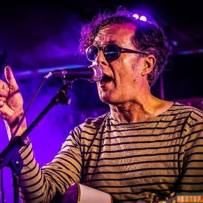 Front man with @thewonder_stuff, coconspirator with Vent 414, acoustic dabbler & author of three books; https://t.co/VRK9VbR0PU