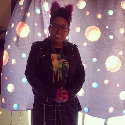 (J.B)(5'7)(23)Multiracial💜)Euro-Afro-Asian💟Autism🧩Scorpio♏Nerd🤓Fashionista👚Non-binary🌸Pansexual🌈Collector🛍️(VA🎙️)TV.Production Focus🎥~J.B💌🫶