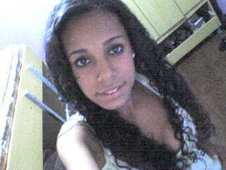 16 anos, Solteira,Signo de Leão, O fantástico da vida é estar com alguém que sabe fazer de um pequeno instante um grande momento...