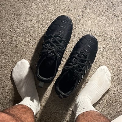 💰Fin£dom Master • Brown Alpha • Worship • Trainers • Socks • Feet • Kinky • Leather • Spit • Tributes get my ATTENTION • Customs • Send • Genuine • Greedy • 🤑