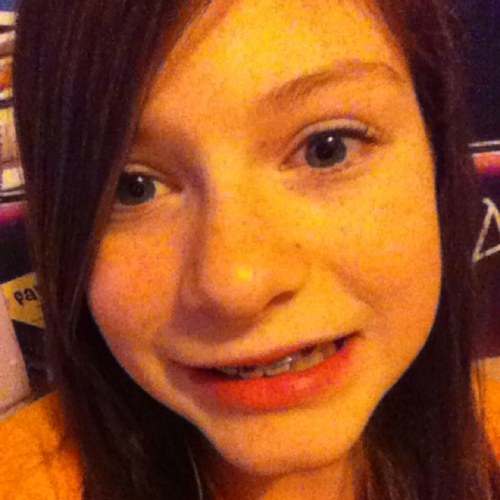 Heey :) My name is Sierra !! Swimming is my life and i LOVE to dance! Follow me I will follow you :) Promise!