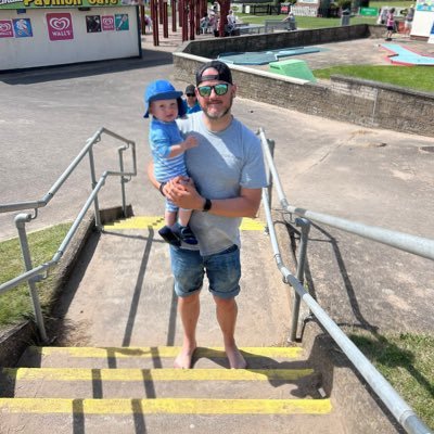 UFC and Music fan . Grimsby / Cleethorpes based. Married to Hannah, proud Dad to Zac x