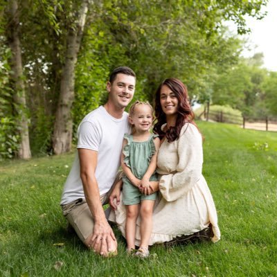 MrsManleyRHMS's profile picture. RHMS Teacher ■ 6th Grade Language Arts ■ Wife & Mom💜 ~Teacher Wishlist Link 💜 https://t.co/1e5nmh91I5