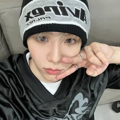 c'est la vie | justice for seunghan. | writes | aus in website | https://t.co/BtGsFdGp64