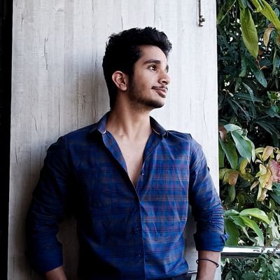 dhhrm6's profile picture. On my way to become a true Graphic designer. Yet lot to learn and am ready for it 🔥.