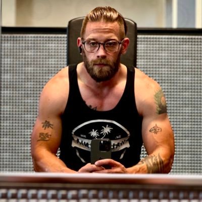 xScatters's profile picture. Twitcher, Artist, Traveler, Motorcycler, geek , anything I say is like 95% a joke, so take it or leave it 
my business email: scattertvs@gmail.com