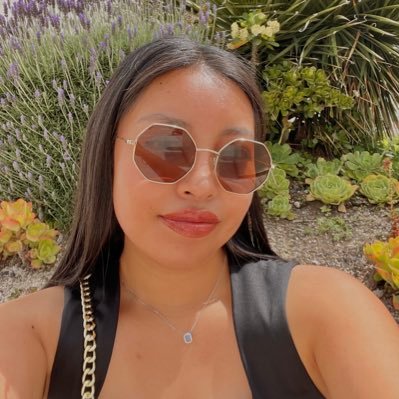 22|Cherry lips, crystal skies| IG: taniamartl27