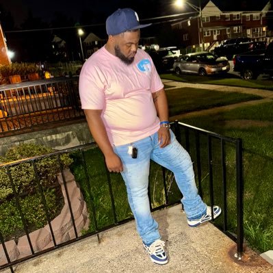 The fat nigga that be sellin cars 🤷🏾♂️ Lights out TAP TF IN 💡