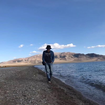 xyh6666's profile picture. AI Researcher @ Salesforce