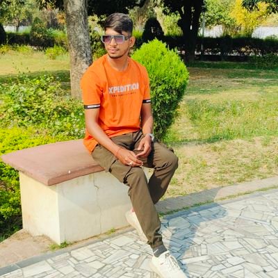ARyanCH13605038's profile picture. “ मैं किसी भी प्रकार की कट्टरपंथी और पाखंडवाद का समर्थन नही करता हु।”
