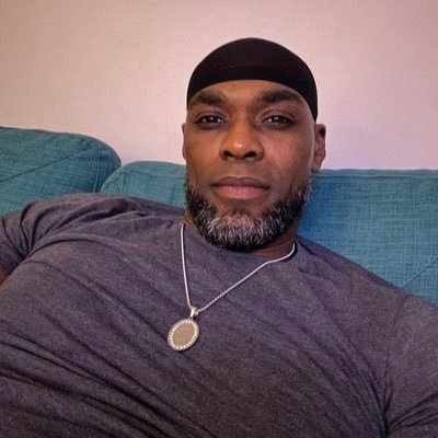 A REAL MAN. JUST NEED THAT QUEEN THAT WILL ACT LIKE ONE