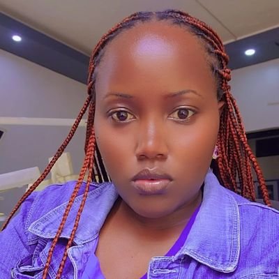 A dentist.... .Foodie🍔🍟🍕🍜 Dog 🐶 lover and swim 🏊 addict.... 😅😅 Dm for only serious business....... Man U diehard.. ... 🤗🤗🤗