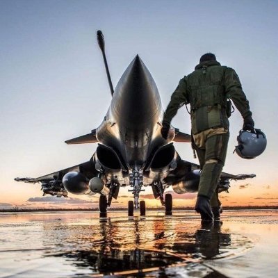 EchoCerebral's profile picture. 🌟 Passionnée par les sciences et les arts. Admiratrice des inventions humaines. Esprit logique et curieux 🌟