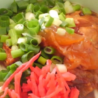 おふくろの味系の郷土料理好き。
外国の料理も動画を見て、レシピや成り立ちを調べて作って食べます。
地理や歴史、宗教など背景も踏まえて作ると、まるで現地を旅している気がして面白い。