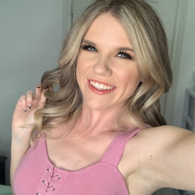 18+ ONLY XXX Actress & Cum Enthusiast 💦💦💦 She/Her 🦋 Bi 🌈 DM me on Onlyfans & SextPanther!