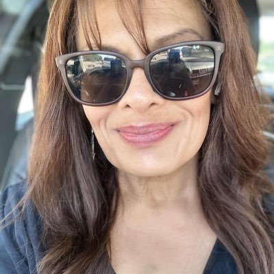 Mom to twins, geeky, passionate, free spirit. Love, positivity, enlightenment. Visual storyteller, multimedia artist. (she/her)