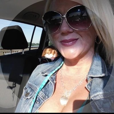 BlondeBigot's profile picture. extremely extreme far right extremist