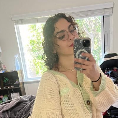 goththiccy's profile picture. 24